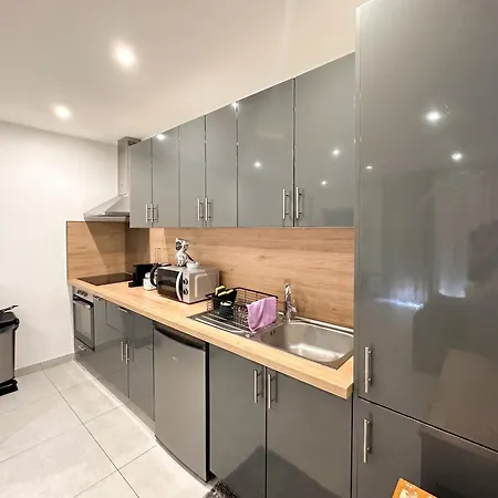 Apartamento Avec Balcon A Freneuse - 54 M²