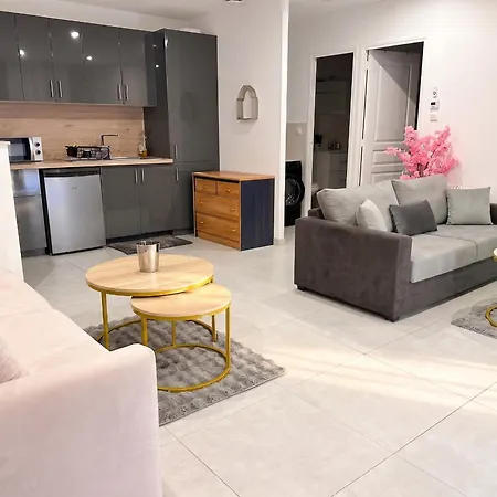 Avec Balcon à Freneuse - 54 M²