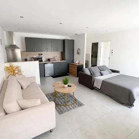 Avec Balcon A Freneuse - 54 M² Apartamento