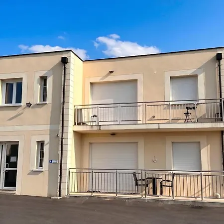 Avec Balcon A Freneuse - 54 M²